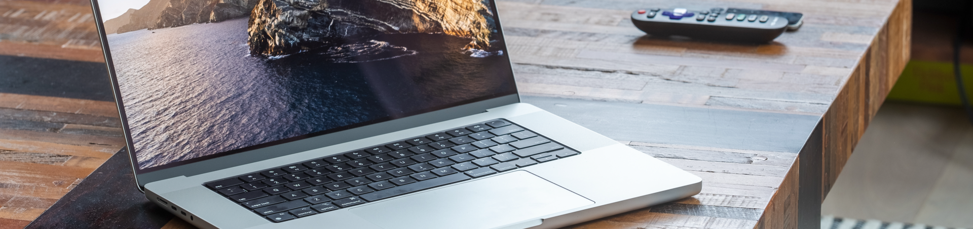 news-macbook-pro-flex-gate-cover